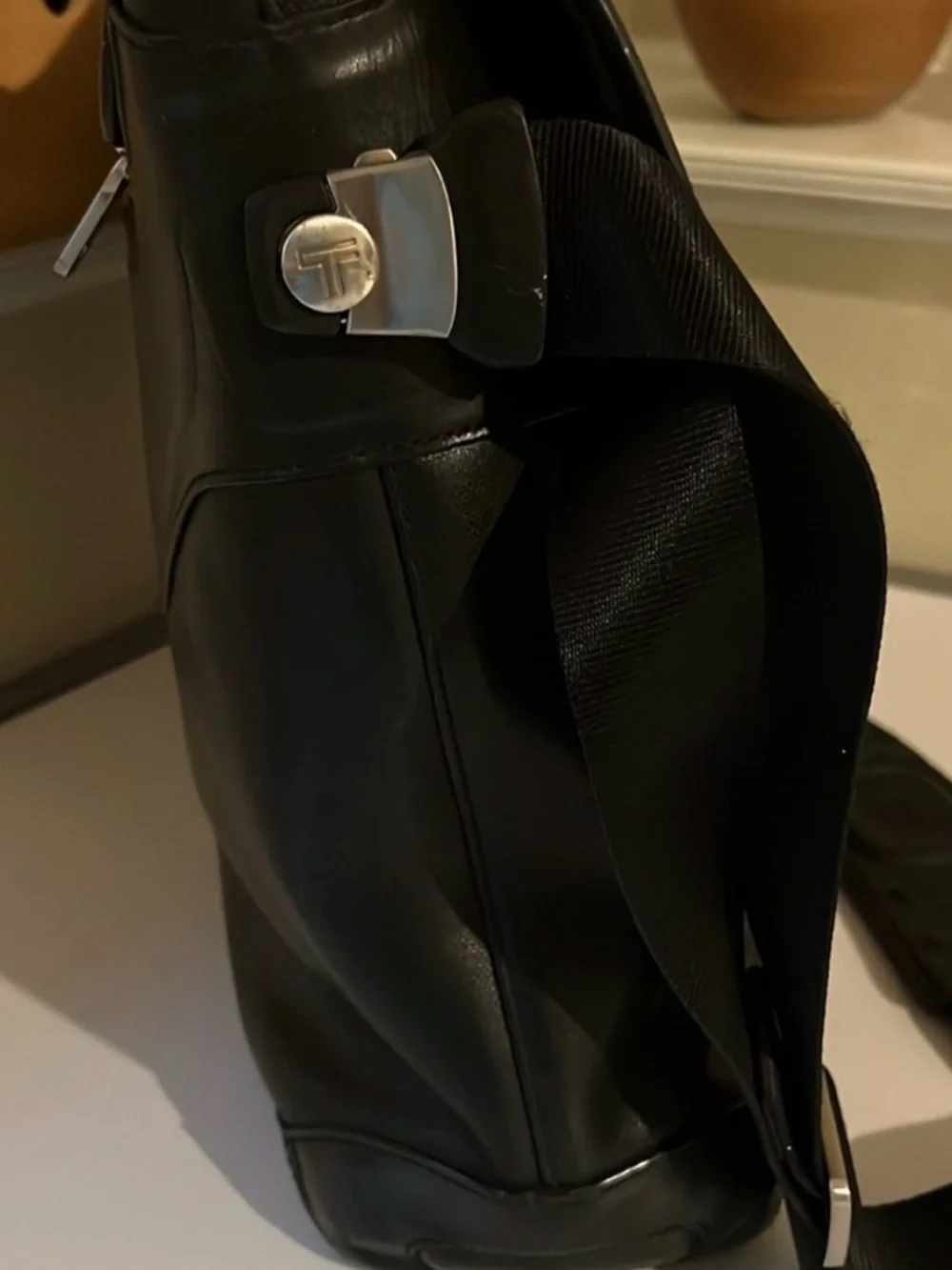 Tumi Black Leather Briefcase Messenger Bag AMAZING!! Bag